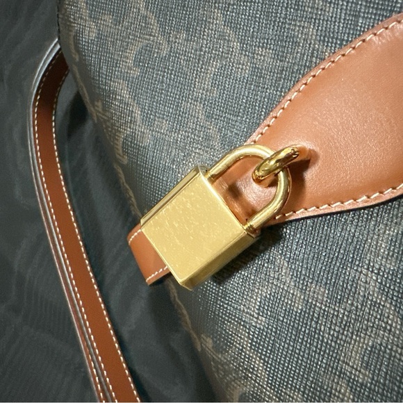 CELINE CLUTCH ON STRAP TABOU IN TRIOMPHE - Picture 12 of 16